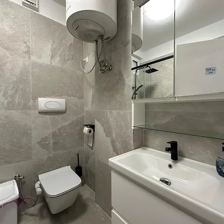 Alcazar Luxury Apartament Golem (Tirana)