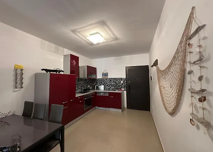 Alcazar Luxury * Golem (Tirana)